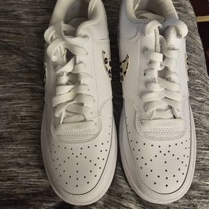 Nike leopard print shoes